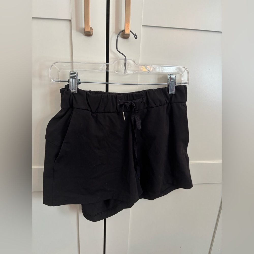 Lululemon Black Women's Shorts Size 8 Casual Athletic Activewear